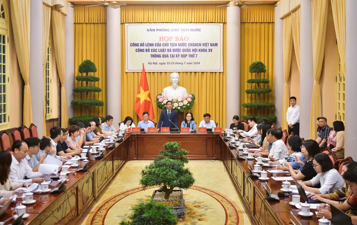 Công bố Lệnh của Chủ tịch nước về Luật Thủ đô Cong bo Lenh cua Chu tich nuoc ve Luat Thu do