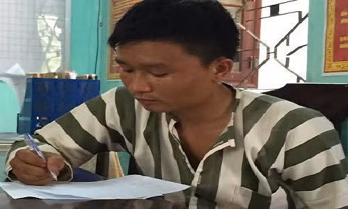 Ke nhieu tien an, tien su tron thoat khoi nha tam giu
