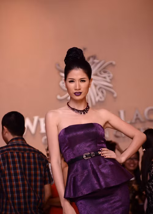 Năm 2007, sau khi tốt nghiệp, Trang Trần bắt đầu Nam tiến. Năm 2008, cô lọt top 10 Siêu mẫu Việt Nam và đoạt giải khuyến khích cuộc thi Hoa hậu thời trang. Ảnh: Khám Phá