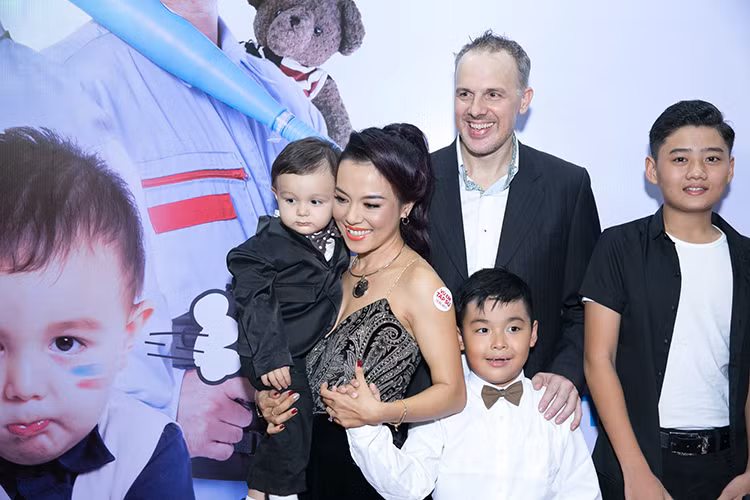 Vào đầu tháng 2 vừa qua, nữ diễn viên phim “Mùi ngò gai” đã nhận được lời cầu hôn của ông xã ngoại quốc tại Australia.