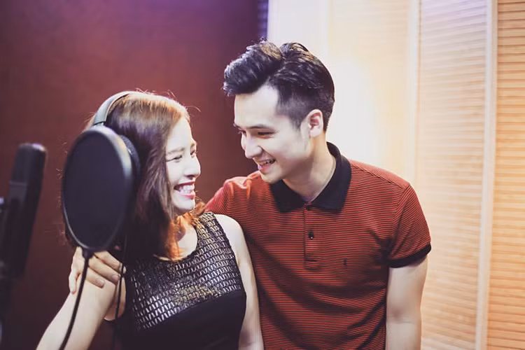 Kể từ khi hẹn hò, Dương Hoàng Yến và Hà Anh chưa từng cãi nhau gay gắt. Bởi lẽ, trong khi Dương Hoàng Yến là cô gái nhẹ nhàng, đôi lúc bướng bỉnh, bồng bột thì Hà Anh lại rất chững chạc. Ảnh: FBNV