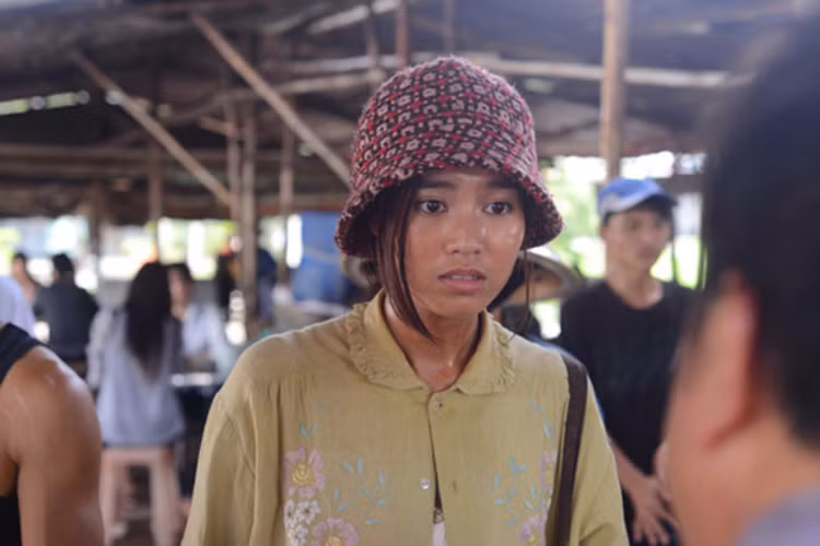 Năm 2013, Lan Ngọc đánh dấu sự trở lại điện ảnh của mình với vai diễn trong “Tèo em”. Năm 2014, cô gây chú ý với vai diễn trong “Vừa đi vừa khóc”. Năm 2015, Lan Ngọc được xướng tên lần 2 ở giải Cánh diều vàng danh giá với vai diễn trong “Trúng số”. Ảnh: Zing