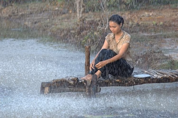 Vai Nương trong “Cánh đồng bất tận” giúp Lan Ngọc đoạt loạt giải thưởng: Nữ diễn viên điện ảnh được yêu thích nhất tại Mai Vàng lần thứ 16, Nữ diễn viên chính xuất sắc tại Cánh diều vàng 2010, Nữ diễn viên chính xuất sắc nhất giải Bông sen vàng. Ảnh: Saostar