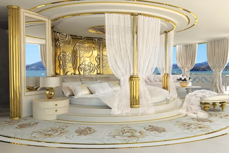 Hướng tới khách hàng là các nữ "đại gia" nên du thuyền được thiết kế sử dụng pha lê, vàng, lông thú và hoa (Ảnh: justluxe.com)