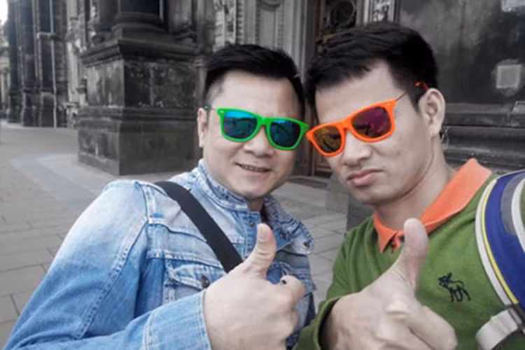 Tự Long còn từng thừa nhận rằng trong cuộc sống, có những chuyện anh chia sẻ trước với Xuân Bắc rồi mới nói với vợ sau. Trong khi đó, Xuân Bắc cũng khẳng định rằng anh tự hào về tình bạn với Tự Long. Ảnh: FBNV