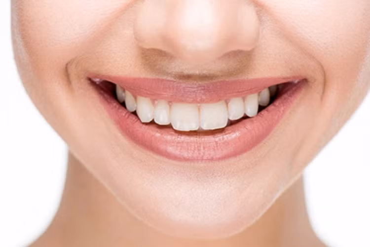 8. Môi không có nhân trung Những người này cực kỳ trách nhiệm và đáng tin cậy. Với phương châm “Luôn hoàn thành công việc bất chấp khổ đau”, trong từ điển của họ không có từ “không thể” và họ luôn hoàn thành công việc trước deadlines. 