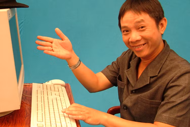 Nghe si Trung Dan la ai ma Hoai Linh - Tran Thanh deu ne?