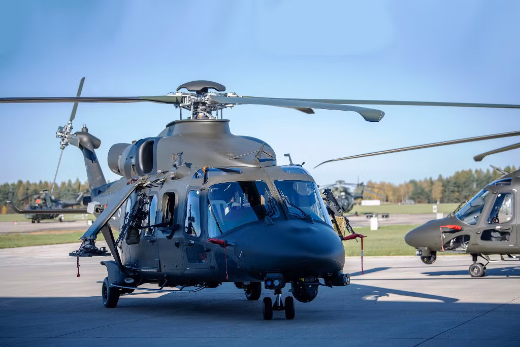 Nhà máy PZL-Swidnik (Ba Lan) thuộc sở hữu của Leonardo Helicopters vừa khai trương dây chuyền lắp ráp cuối cùng cho máy bay trực thăng quân sự đa nhiệm hạng trung AgustaWestland AW149 (hay còn gọi là AW-149). Những chiếc trực thăng AW-149 đầu tiên trong số 32 chiếc của Quân đội Ba Lan đã đi vào sử dụng. Hợp đồng ký năm 2022 trị giá 1,85 tỷ USD, bao gồm cung cấp trực thăng, tích hợp hệ thống và vũ khí, nâng cấp và hỗ trợ kỹ thuật. Thời gian giao hàng dự kiến đến năm 2029. Nguồn: edrmagazine.eu.