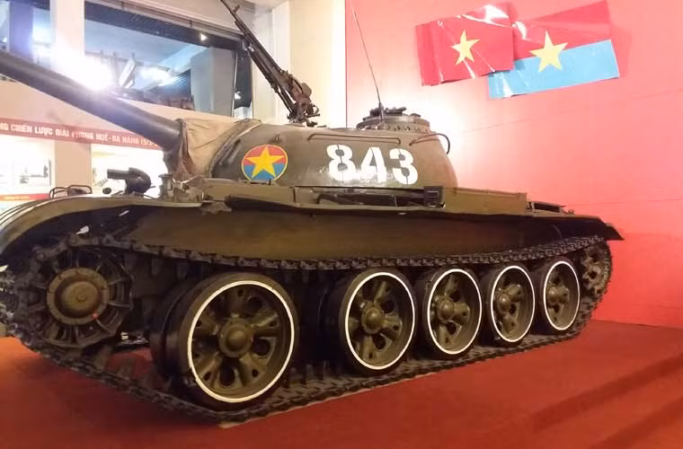 Sau ngày thống nhất, xe tăng 843 được lệnh ra tiếp quản cảng Nhà Bè (nay là cảng Nhà Rồng) rồi hành quân về tổng kho Long Bình. Sau đó, xe được đưa ra Hà Nội dự triển lãm mừng ngày thống nhất. Năm 1979, xe tăng 843 được đưa về Bảo tàng lịch sử Quân sự Việt Nam để trưng bày triển lãm cho đến nay.