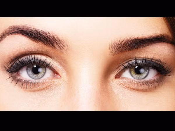 Mắt sưng phồng lên cũng là dấu hiệu cảnh báo bạn đang bị suy thận.