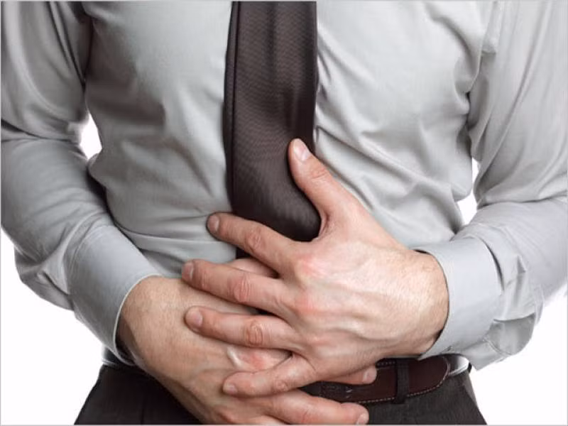 Rối loạn tiêu hóa, đi ngoài: Những người bụng dạ kém ăn thịt tái sẽ rất dễ bị rối loạn tiêu hóa, đau bụng và đi ngoài thậm chí là ngộ độc. Ảnh: đại tràng