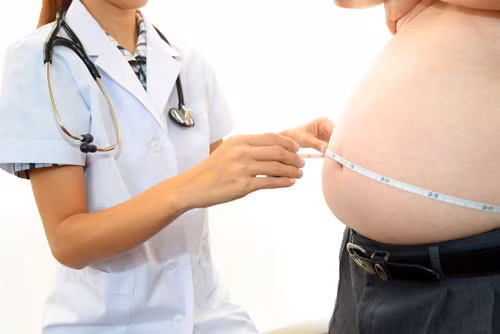 Tinh dầu vỏ bưởi còn được dùng làm thuốc khai vị rất tốt cho tiêu hóa. Ngoài ra, nó còn tác dụng giảm béo, chống xuất huyết, làm mát cơ thể và giúp tinh thần thư thái. Ảnh: MD.