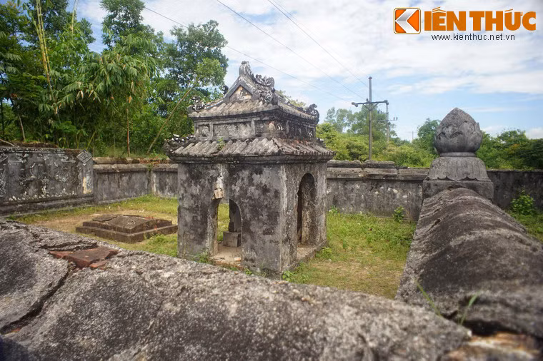 Nếu chuyện chỉ dừng lại ở đây thì tên tuổi bà Học phi sẽ không được lịch sử nhắc đến nhiều.