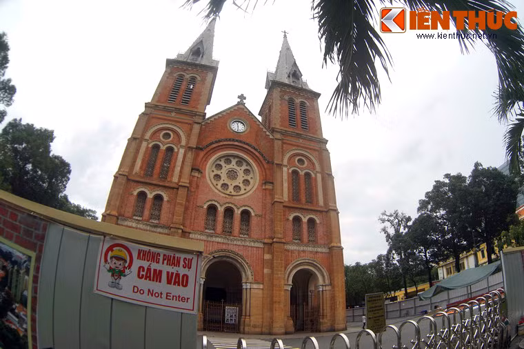 Theo kế hoạch, việc trùng tu sẽ kéo dài 2 năm. Trong thời gian này, nhà thờ vẫn cử hành thánh lễ bình thường, nhưng tạm dừng việc tham quan để đảm bảo an toàn cho du khách.