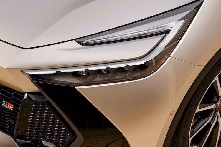 Can canh Toyota C-HR 2024, 
