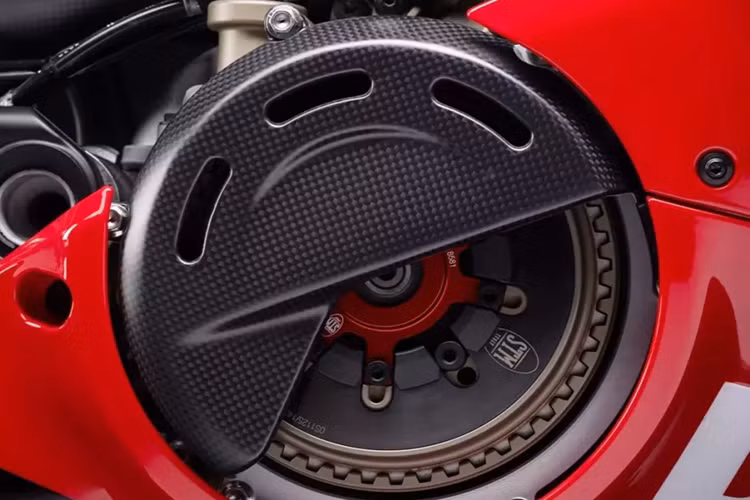 Ducati Panigale V4 SP2 30th Anniversario 916 của Minh Nhựa là mẫu xe nhằm kỷ niệm chiếc 916 mang tính biểu tượng nhất của thương hiệu Ducati, đã được ra mắt cách đây 30 năm và đưa Ducati lên vị trí dẫn đầu trong các cuộc đua và thành công trên thị trường.