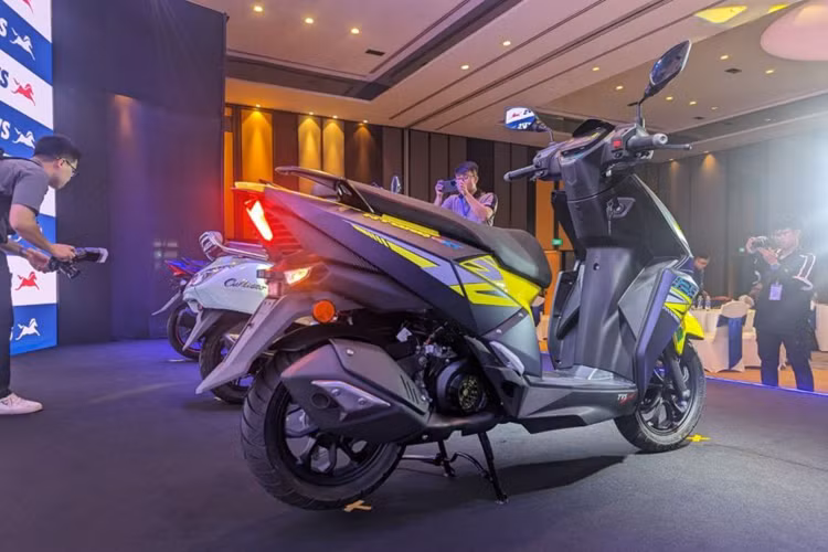 Chủ tịch TVS Motor, ông J Thangarajan cho rằng, thị trường xe máy Việt hiện đang có những đối thủ mạnh như Honda, Yamaha nhưng người Việt cũng cần cởi mở với cái mới, nhất là các sản phẩm chất lượng kèm giá cả phải chăng.