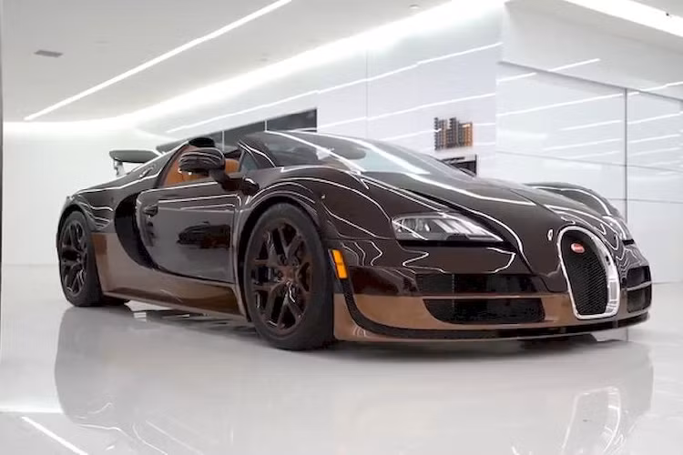 Bugatti thay nhot chinh hang du tien mua mot chiec oto moi