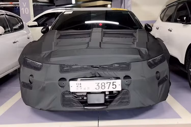 Hiện tại, mẫu sedan Hàn Quốc được cung cấp với 5 tùy chọn phiên bản động cơ bao gồm xăng 1.5L (công suất 168 mã lực), 1.6L (178 mã lực), 2.0L (144-237 mã lực), 2.0L hybrid (192 mã lực) và 2.5L (191-286 mã lực).