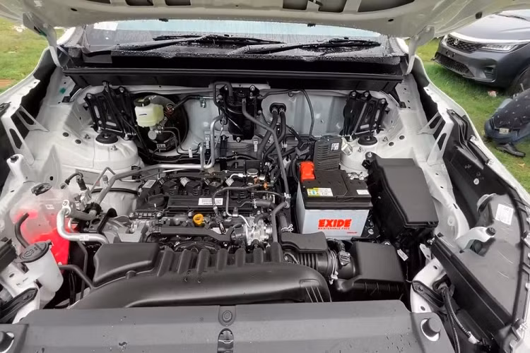Tại thị trường Ấn Độ, giá xe Toyota Innova Hycross G 2023 có bán khởi điểm từ 1,83 triệu Rupee (khoảng 521 triệu đồng).