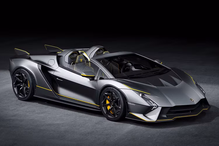Đây sẽ là hai chiếc xe cuối cùng từ Lamborghini sử dụng V12 hút khí tự nhiên. Sau Invencible và Autentica, các thế hệ mới nhất của Lamborghini sẽ trang bị động cơ V12 hybrid sẽ ra mắt trong vài tuần tới.