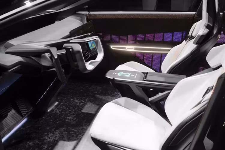 Tuy có 2 màn hình ở hai bên vô lăng nhưng Lexus LF-ZC concept mới vẫn được trang bị bảng đồng hồ kỹ thuật số phía sau. Thêm vào đó là màn hình cảm ứng trung tâm kéo dài trên mặt táp-lô, sang tận bên ghế phụ lái. Ngoài ra, Lexus LF-ZC còn có hệ thống ra lệnh bằng giọng nói mang tên Butler, được phát triển bằng công nghệ trí tuệ nhân tạo.