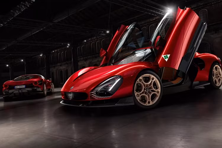 Được đánh giá là một trong những chiếc xe đẹp nhất mọi thời đại, Alfa Romeo Tipo 33 và 33 Stradale đã truyền cảm hứng cho siêu xe mới nhất của Alfa Romeo. Đặc biệt, siêu xe cổ Alfa Romeo 33 Stradale được giới siêu giàu trên toàn thế giới thèm khát sở hữu.