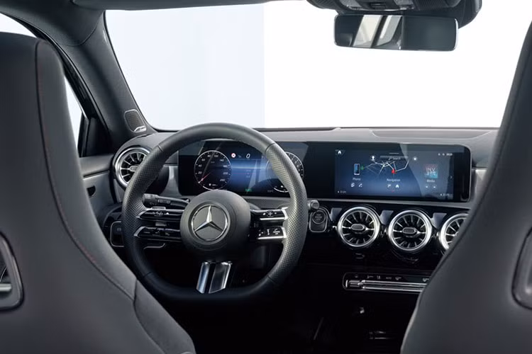 Theo đó, Mercedes-Benz A-Class và A-Class sedan vẫn tiếp tục được bán trong vài năm nữa, nhưng số lượng sẽ giảm dần trước khi biến mất khỏi danh mục sản phẩm của hãng vào nửa sau của thập kỷ này.
