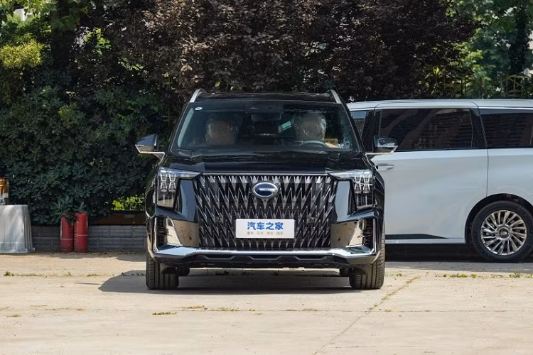 GAC Trumpchi GS8 2024 su dung dong co Toyota, chi tu 603 trieu dong