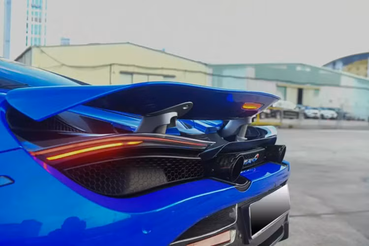 Siêu xe McLaren 720S độ TopCar Design đang được chào bán hơn 14 tỷ đồng vẫn được trang bị "trái tim" V8, tăng áp kép, dung tích 4.0 lít, sản sinh ra công suất tối đa lên đến 710 mã lực và mô-men xoắn cực đại 770 Nm tại vòng tua máy 5.500 vòng/phút.