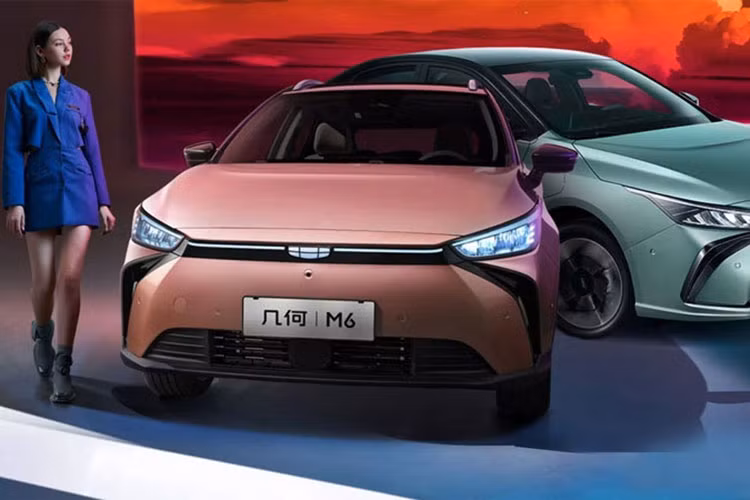 Geometry hay Jili Jihe theo tiếng Trung Quốc là thương hiệu con được thành lập vào tháng 4/2019 và tập trung chủ yếu phát triển ô tô điện. Vào hồi tháng 3/2023, Geometry đã trở thành dòng sản phẩm ôtô điện giá rẻ của hãng Geely và đổi tên thành Geely Geometry.