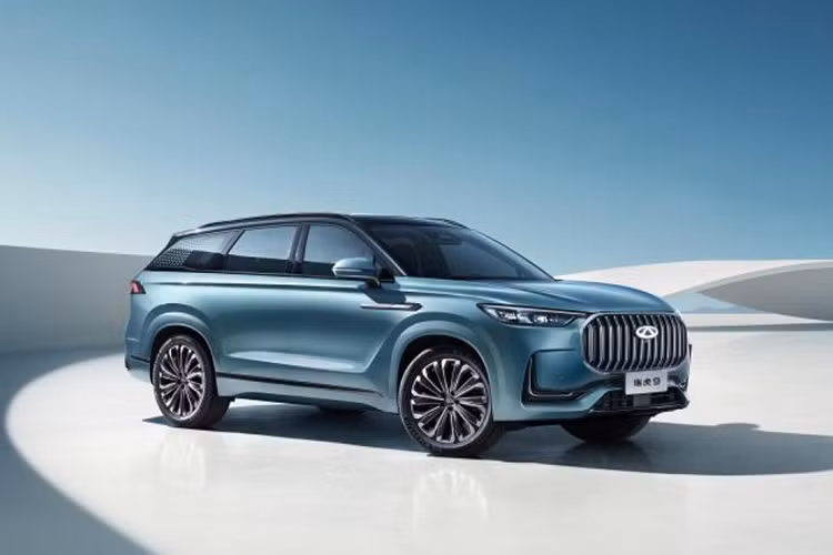 Dự kiến, 2 thương hiệu Jaecoo và OMODA của Chery sẽ chính thức ra mắt tại Việt Nam vào cuối năm nay. Sản phẩm của 2 thương hiệu này sẽ được trưng bày và phân phối trong cùng một showroom tại Việt Nam. Tuy nhiên, thời điểm ra mắt và giá bán của Jaecoo 9 tại Việt Nam vẫn chưa được công bố. Tại thị trường Trung Quốc, Chery Tiggo 9 có giá mở bán từ 160.000 Nhân dân tệ (khoảng 547 triệu đồng).