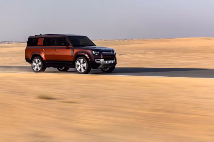 Jaguar Land Rover chi toi 438 nghin ty dong de dien hoa xe sang