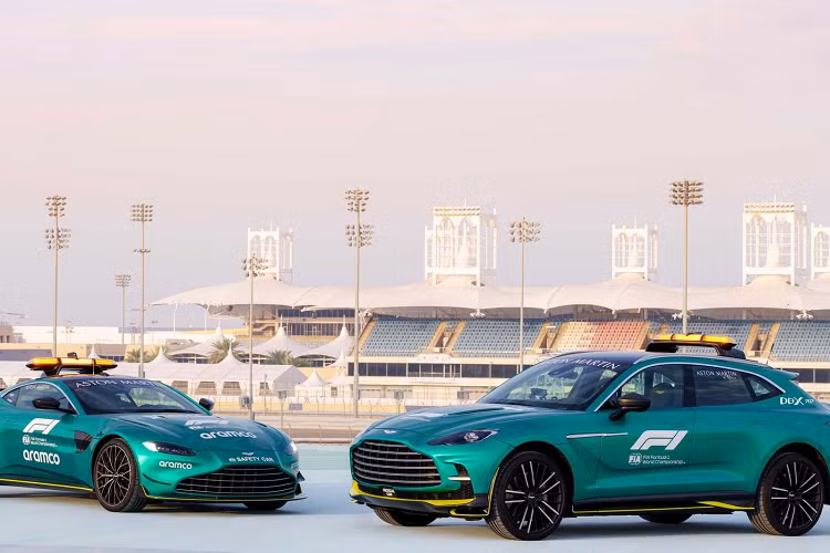 Mercedes vẫn chưa tiết lộ loại xe nào họ sẽ triển khai trong năm nay, nhưng họ đã sử dụng AMG GT Black Series làm xe an toàn vào năm ngoái khi GT 63 S Coupe 4 cửa có nhiệm vụ xe y tế.