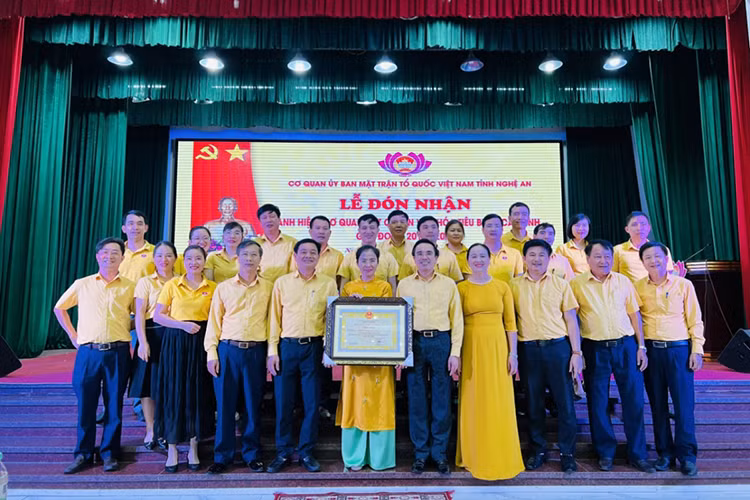 Ứng dụng CNTT, MTTQ Nghệ An kết nối người dân qua mạng xã hội - Hình 5 Ung dung CNTT, MTTQ Nghe An ket noi nguoi dan qua mang xa hoi-Hinh-5