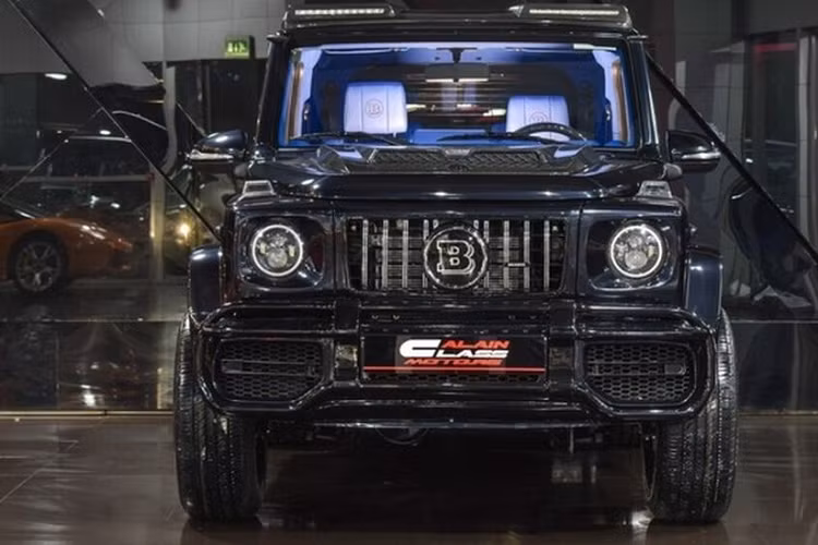 Hãng độ không can thiệp tới động cơ trên bản độ Suzuki Jimny này. Nằm dưới nắp capo vẫn là cụm máy xăng, dung tích 1.5L cho công suất tối đa 103 mã lực và mô-men xoắn cực đại 138Nm, kết hợp hộp số tự động 4 cấp.