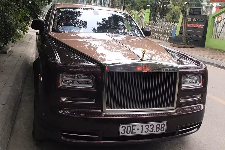 Rolls-Royce Phantom Lua thieng giam toi 5,3 ty van 