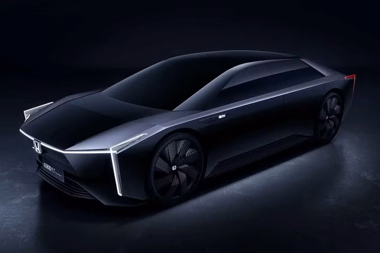 Hứa hẹn mang lại trải nghiệm lái cuốn hút hơn. Đồng thời e:N SUV sẽ có các hệ thống hỗ trợ lái xe và an toàn mới nhất của Honda, cũng như công nghệ Honda Connect do AI cung cấp.