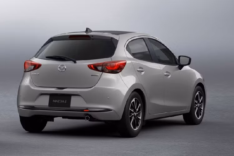 Động cơ của Mazda2 2023 tại Thái Lan dự kiến không thay đổi. Bên dưới nắp ca-pô vẫn là 2 tùy chọn động cơ như cũ. Đầu tiên là động cơ xăng Skyactiv-G 4 xi-lanh thẳng hàng, dung tích 1.3L với công suất tối đa 93 mã lực tại tua máy 5.800 vòng/phút và mô-men xoắn cực đại 123 Nm tại tua máy 4.000 vòng/phút.