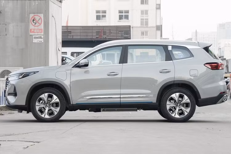 Xe sẽ có 3 phiên bản mới, mức giá xe Chery Tiggo 8 Pro 2023 lần lượt là 159.900 nhân dân tệ (548 triệu đồng), 169.900 nhân dân tệ, tương đương 583 triệu đồng và sau cùng là 179.900 nhân dân tệ (616 triệu đồng).