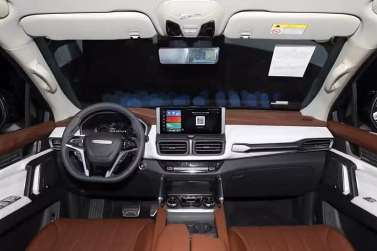 Sức mạnh của Maxus Territory ICE 2023 tại Trung Quốc sẽ đến từ động cơ xăng 4 xi-lanh, dung tích 2.0 lít sẽ sản sinh ra công suất tối đa 192 KW, tương đương 257 mã lực và mô-men xoắn cực đại 410 Nm, tốc độ tối đa 190 km/h. Xe sử dụng hộp số tự động 8 cấp và hệ dẫn động 4 bánh bán thời gian, mức tiêu thụ nhiên liệu toàn diện là 10,9 lít/100 km.