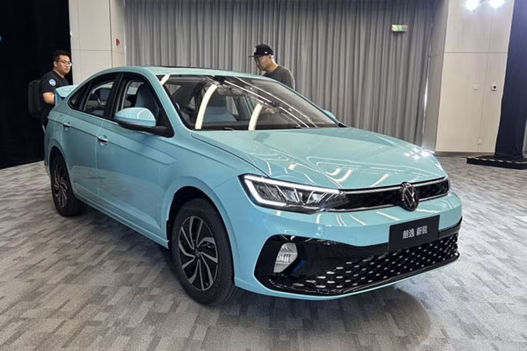 Khung gầm sử dụng cấu trúc dầm xoắn MacPherson phía trước và sau. Cuối cùng là những trang bị an toàn như hệ thống kiểm soát hành trình, cảnh báo lệch làn đường tích hợp hỗ trợ đánh lái và phanh chủ động...