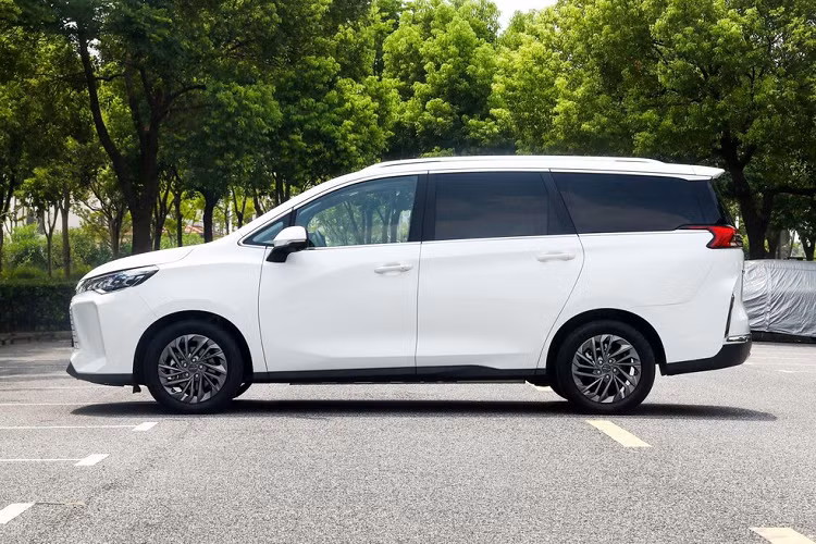 SAIC Maxus Mifa5 2024 - “mon la” cho khach hang thich MPV dien co nho-Hinh-2