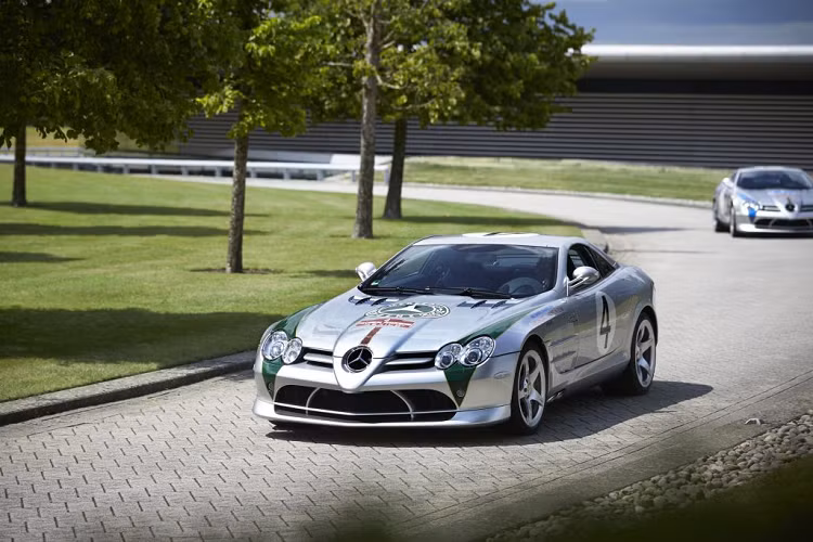 Ra đời từ cảm hứng hợp tác trong Giải đua Công thức 1 giữa Mercedes-Benz và McLaren, mẫu siêu xe super-GT tiên phong đã mở ra một chương mới độc nhất vô nhị trong câu chuyện của riêng McLaren. Những hoạt động tại Trung tâm Công nghệ McLaren không chỉ ghi nhận kỷ niệm về mẫu xe mà còn vinh danh những con người đã mang chiếc xe vào trong cuộc sống, với nhiều trong số họ vẫn còn gắn bó với McLaren.