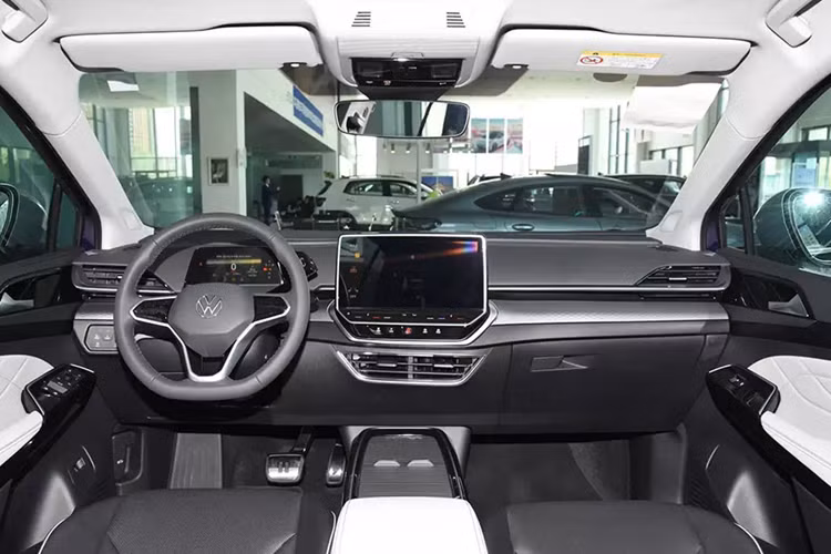 Nếu được bán ở Việt Nam, Volkswagen ID.6 X sẽ là đối thủ của VinFast VF8. Được phát triển dựa trên cơ sở gầm bệ MEB của Volkswagen, ID.6 X sở hữu phong cách thiết kế tương tự người anh em cùng thương hiệu là ID.4. Mẫu SUV điện này được trang bị cụm đèn pha IQ.