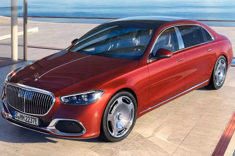 Mới đây, hãng xe Mercedes-Benz của Đức đã chính thức giới thiệu mẫu xe Mercedes-Maybach S580e 2024 mới với thị trường toàn cầu. Đây là mẫu xe đầu tiên được trang bị hệ truyền động plug-in hybrid (PHEV) tiết kiệm xăng của thương hiệu Mercedes-Maybach. Vào năm 2020, hãng Mercedes-Benz đã từng ra mắt S580e.
