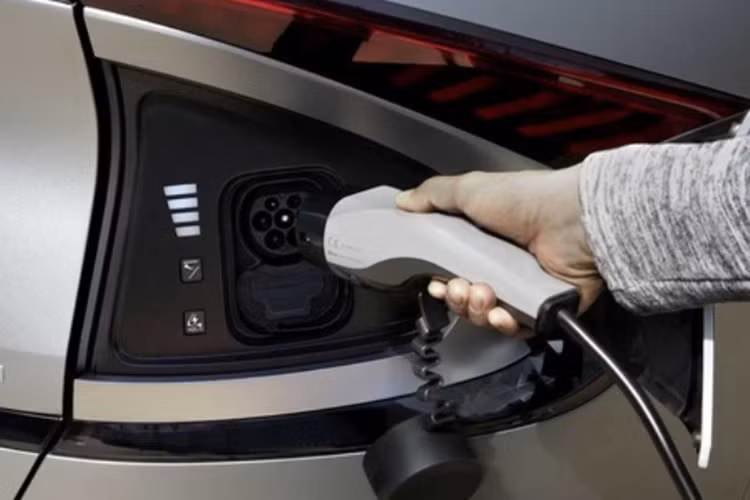 Cụ thể, kết quả khảo sát cho thấy, Hyundai Ioniq 6 Limited RWD là mẫu xe có tỉ lệ sạc nhanh nhất với 1.397 km/giờ.