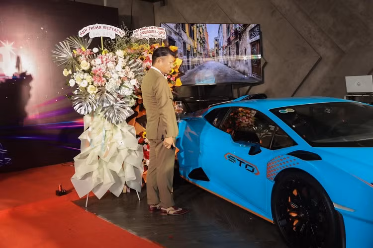 Cả 2 chiếc siêu xe giới hạn Lamborghini Aventador SVJ khi được Khanh nhập về nước đều nhanh chóng có chủ nhân, hiện tại, bộ đôi này đang thuộc sở hữu của 1 đại gia có biệt danh Jacky. Lamborghini Aventador SVJ có giá từ 13 tỷ đồng tại nước ngoài, còn ở Việt Nam, xe mang biển số NG nên giá từ 22 tỷ đồng. 
