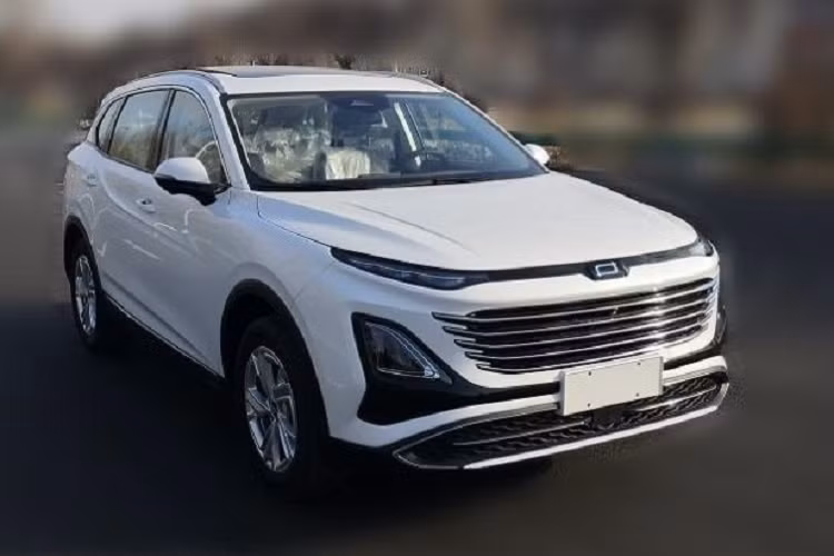 SUV co trung FAW Bestune T90 lo dien, man hinh giai tri sieu to