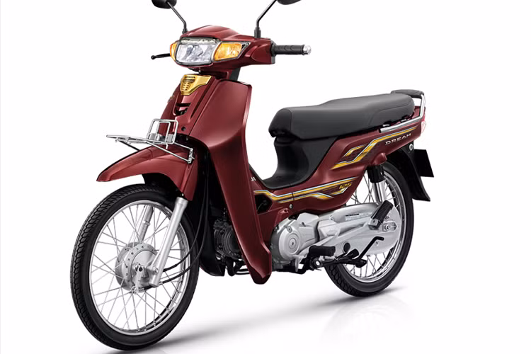 Dream từng là mẫu xe “làm mưa làm gió” tại Việt Nam trong khoảng thời gian dài, tuy nhiên, đến năm 2013, Honda Việt Nam đã ngừng phân phối mẫu xe này.